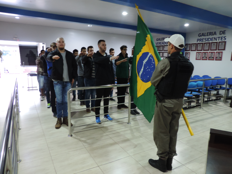 REALIZADA A CERIMÔNIA DE JURAMENTO À BANDEIRA